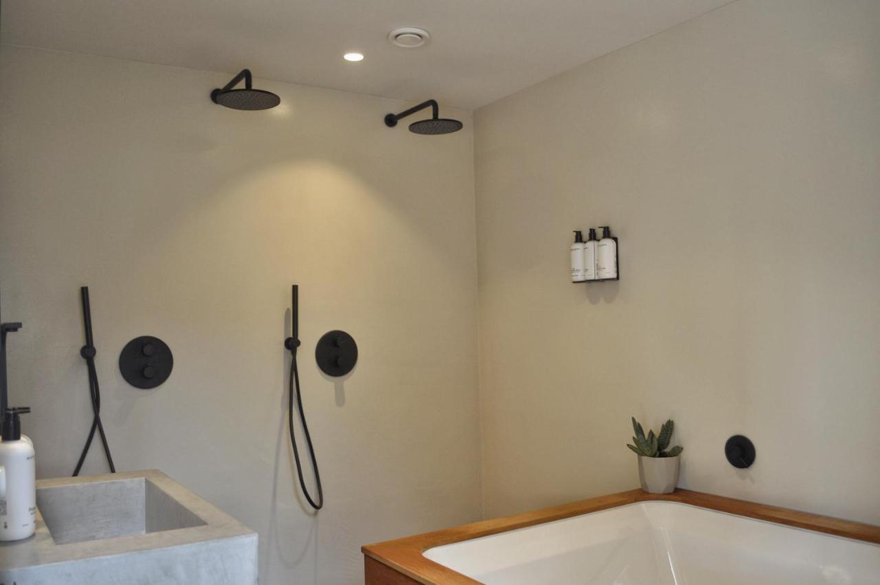 بورين Van Heeckeren Apartments & Suites Buren المظهر الخارجي الصورة